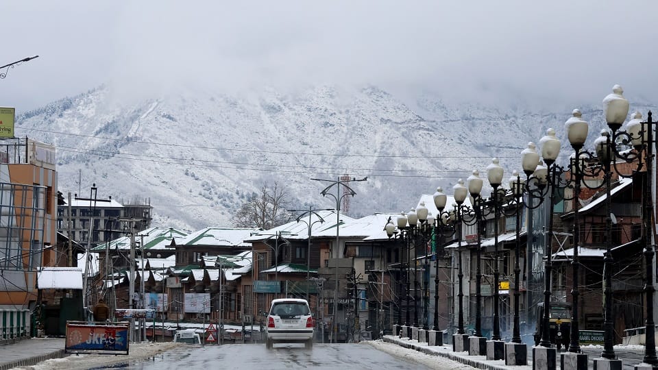 Jammu Kashmir Weather Chances of rain and snowfall in Jammu and Kashmir from tomorrow