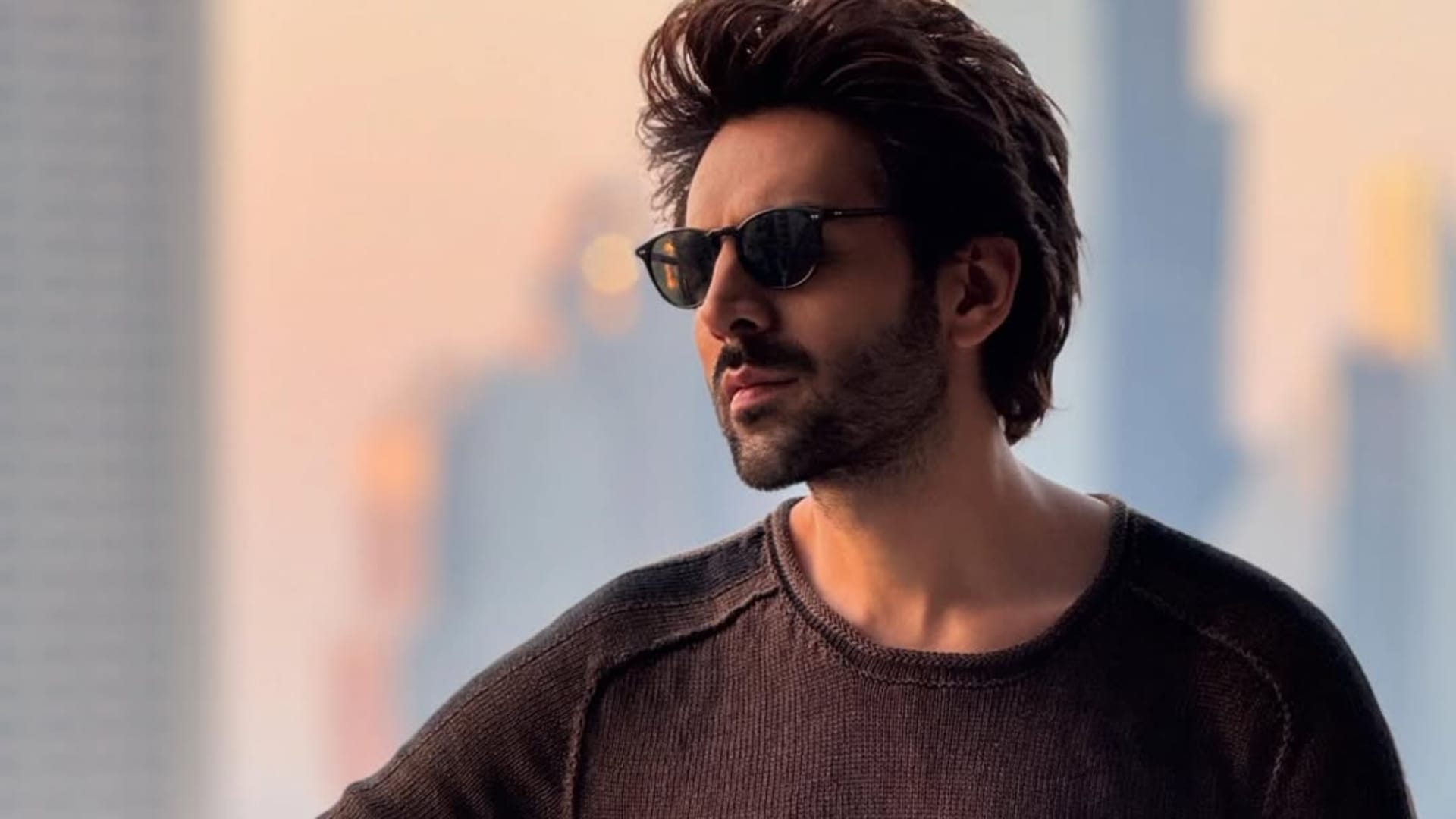 Kartik Aaryan charges 50 crore fees for Karan Johar film TMMTMTTM after he buys 2 new properties in Mumbai?