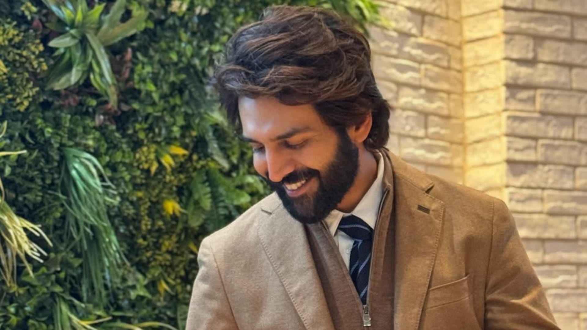 Kartik Aaryan charges 50 crore fees for Karan Johar film TMMTMTTM after he buys 2 new properties in Mumbai?