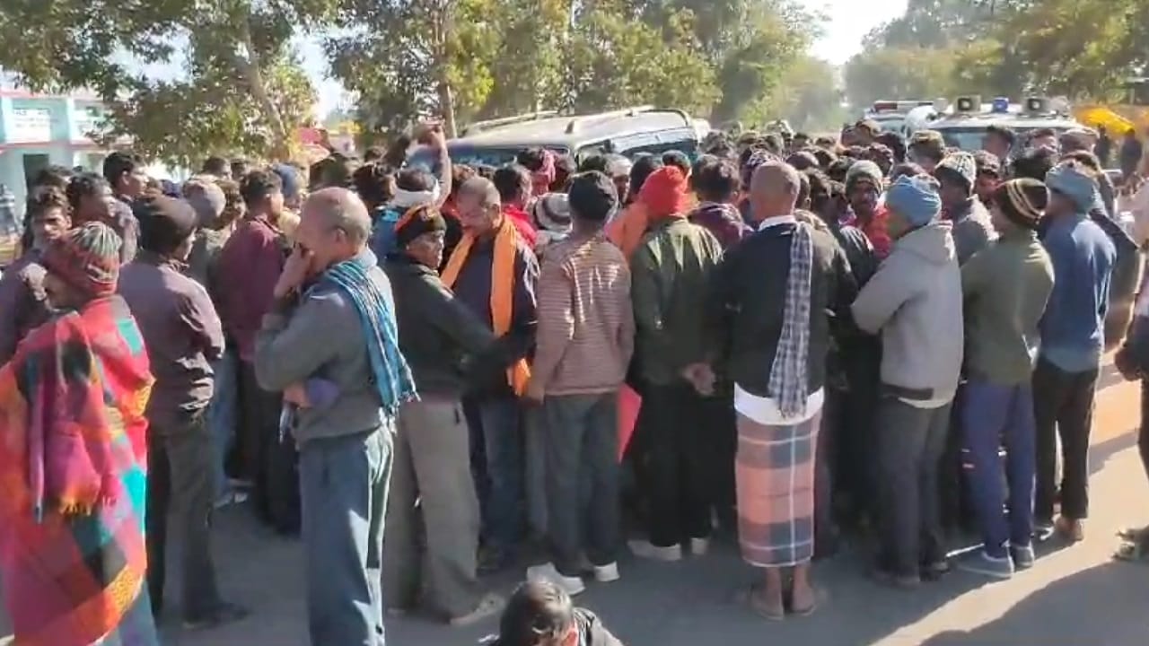 किसानों ने सड़क की जाम
