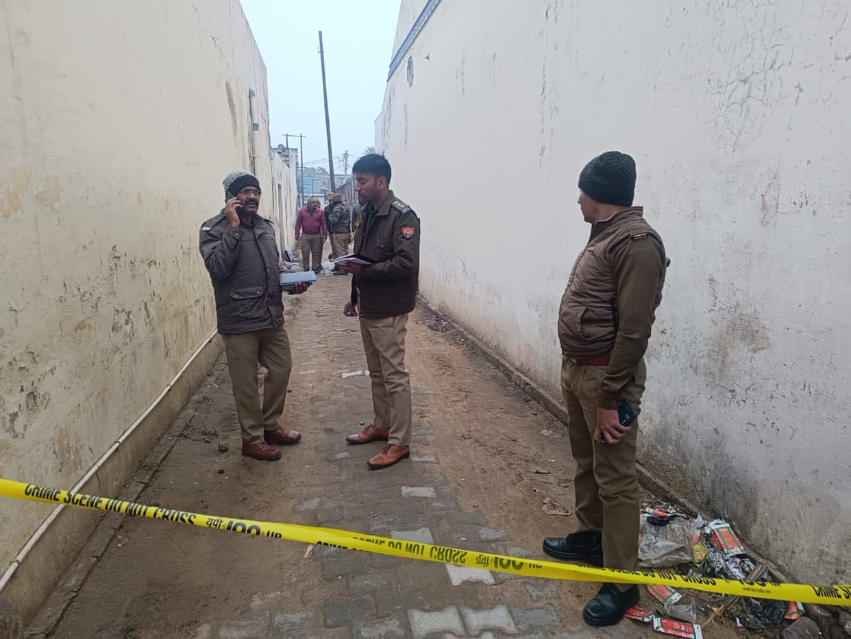 Murder at daybreak: A youth was murdered in Hastinpur and his body was thrown in the street