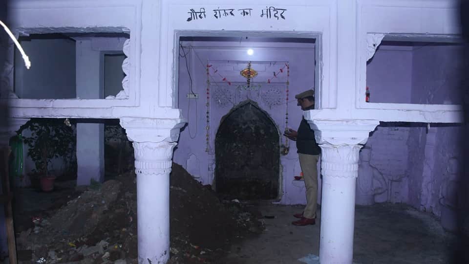 Painting of Gaurishankar temple has started, the priest was killed in the 1980 riots