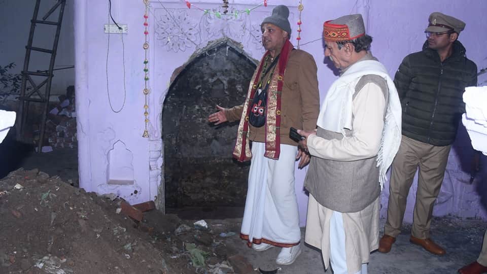 Painting of Gaurishankar temple has started, the priest was killed in the 1980 riots