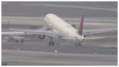 two planes narrow escape at usa los angeles airport after atc swiftly intervene video