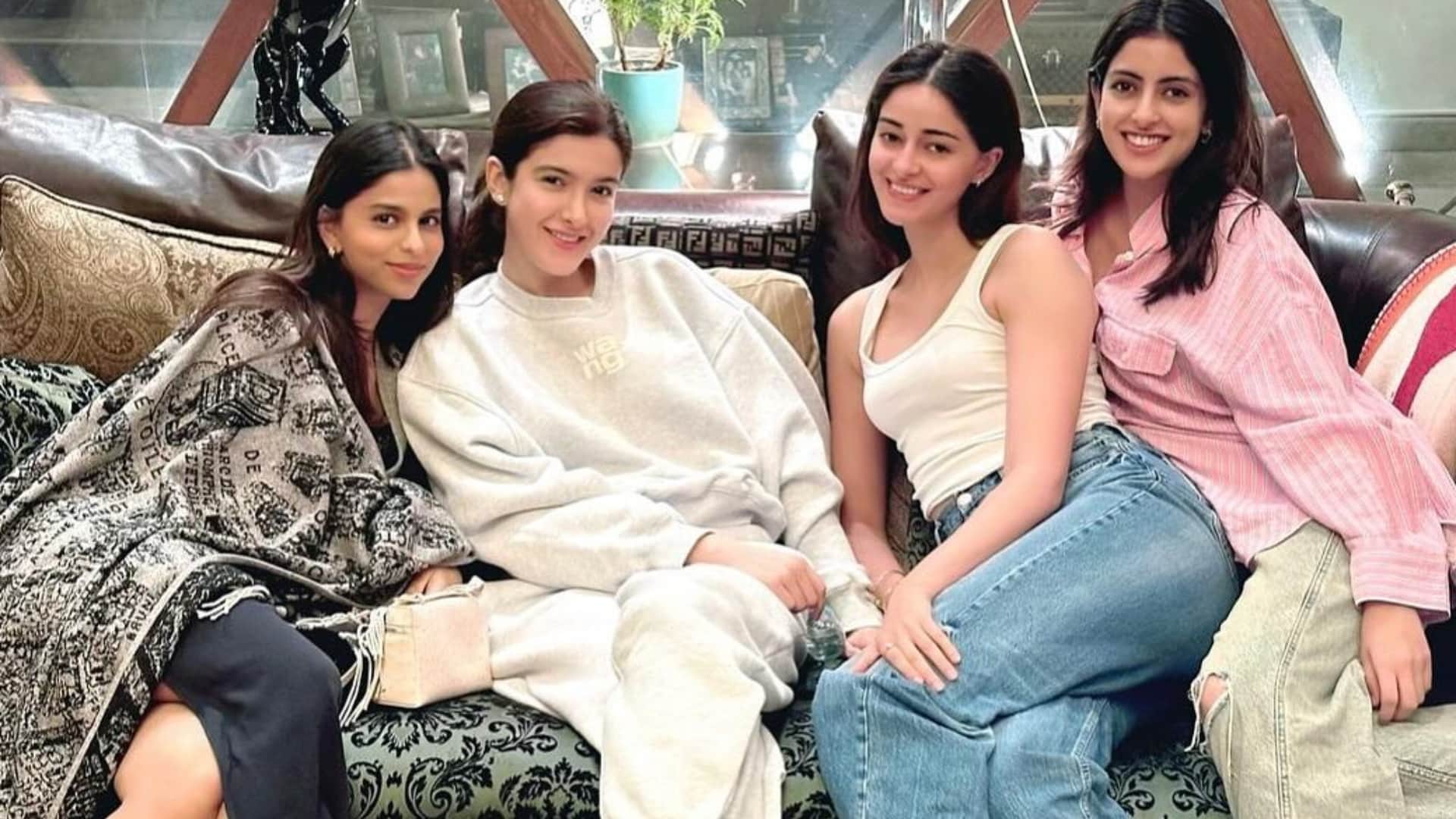 Best Parties At Mannat With Shah Rukh Khan Suhana Navya And Shanaya says Ananya Panday Praises King new year e