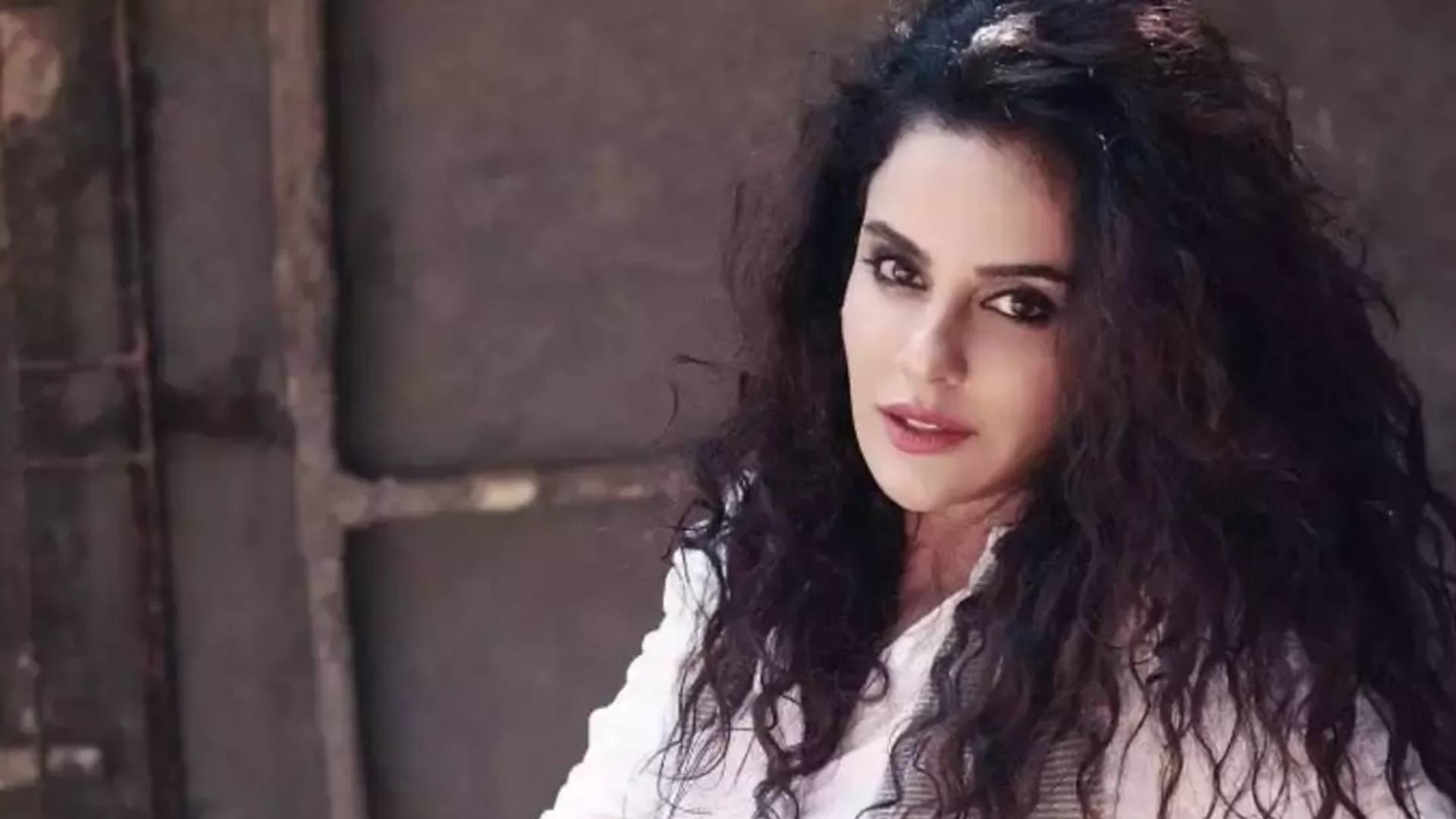 Bigg Boss 18 contestant Sara Afreen slams Karanveer Mehra Avinash Mishra for their behavior towards women