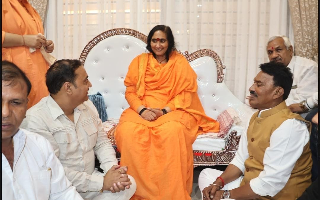 Indore: Sadhvi Ritumbara said- What kind of way is it to celebrate foreign new year by dancing naked and break
