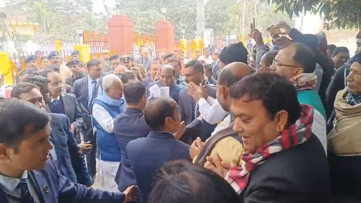 Bihar 14th death anniversary of CM Nitish kumar mother Governor Arif Mohammad Khan reached Kalyan Bigha
