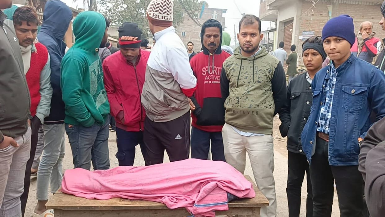 Bihar Road Accident speeding car ran over five people in Madhubani 5-year-old child died four people injured