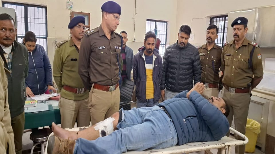 Criminal injured in police encounter in Police Station Pullbhatta udham singh nagar