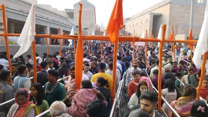 On the first day of the new year, Kashi chanted 'Bam Bam' lakhs of devotees attended Baba's court see the sp