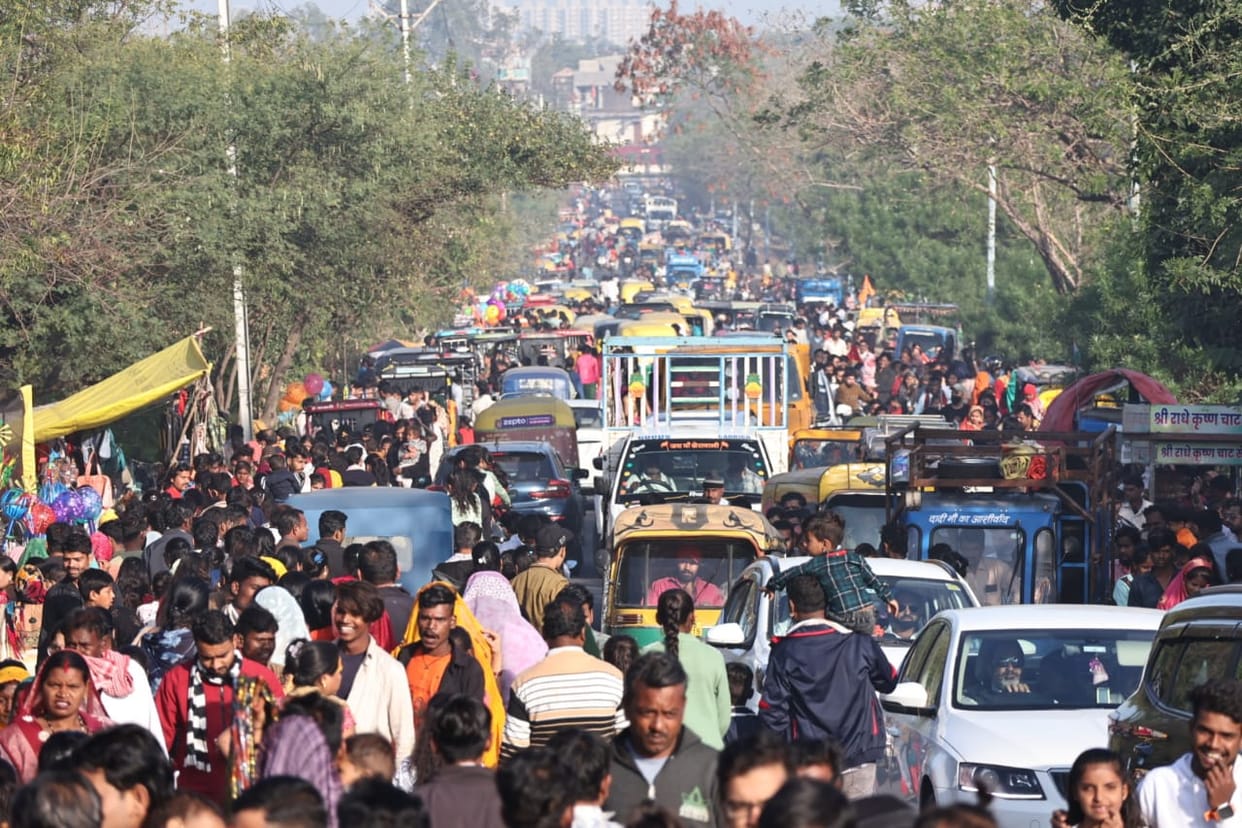 Indore: On the first day of the year there was traffic jam on the roads of Indore from morning till evening