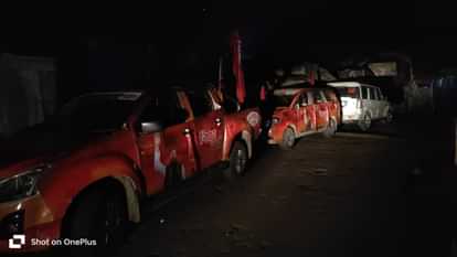 संजय निषाद के काफिले में बड़ा हादसा: पोल तोड़ती हुई गड्ढे में पलटी यात्रा में शामिल कार, चालक समेत छह घायल Dr. Sanjay Nishad Kafila Accident News many people injured after car overturned