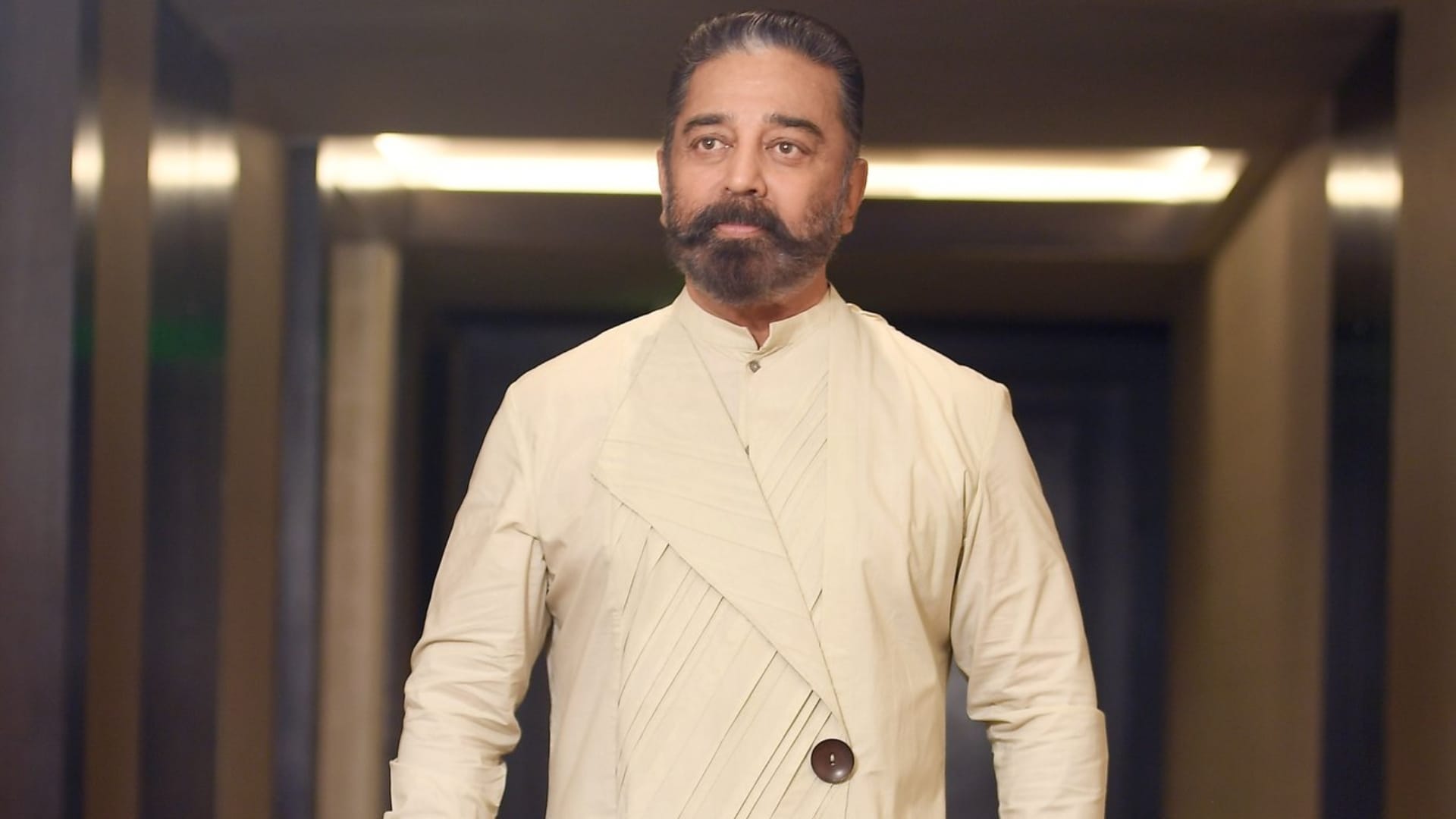 Happy New Year 2025 Rajinikanth Kamal Haasan Jr NTR prabhu deva dhanush heartfelt wishes for fans spl occasion