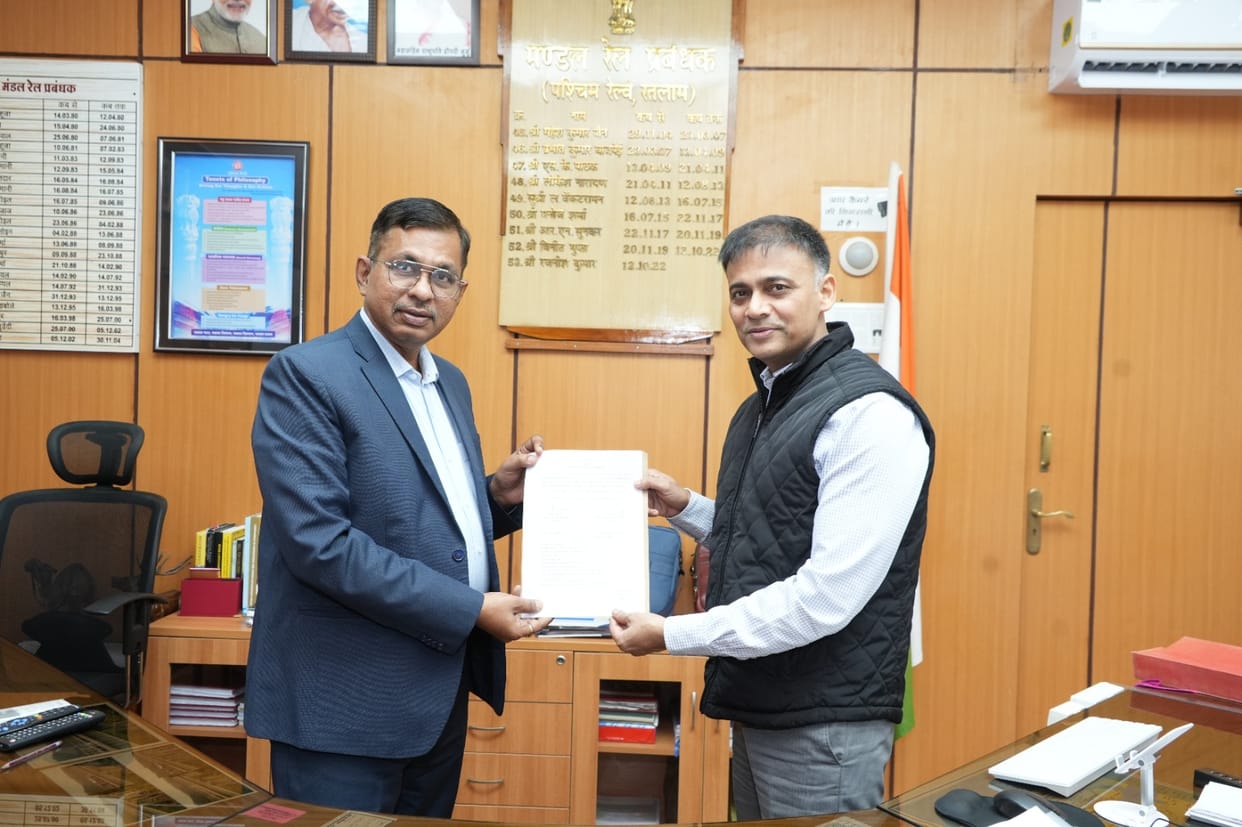 Indore: Ashwani Kumar becomes the 54th Railway Manager of Ratlam Division of Railways