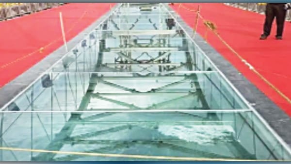 Kanyakumari Traffic started on the country's first glass bridge built on the sea