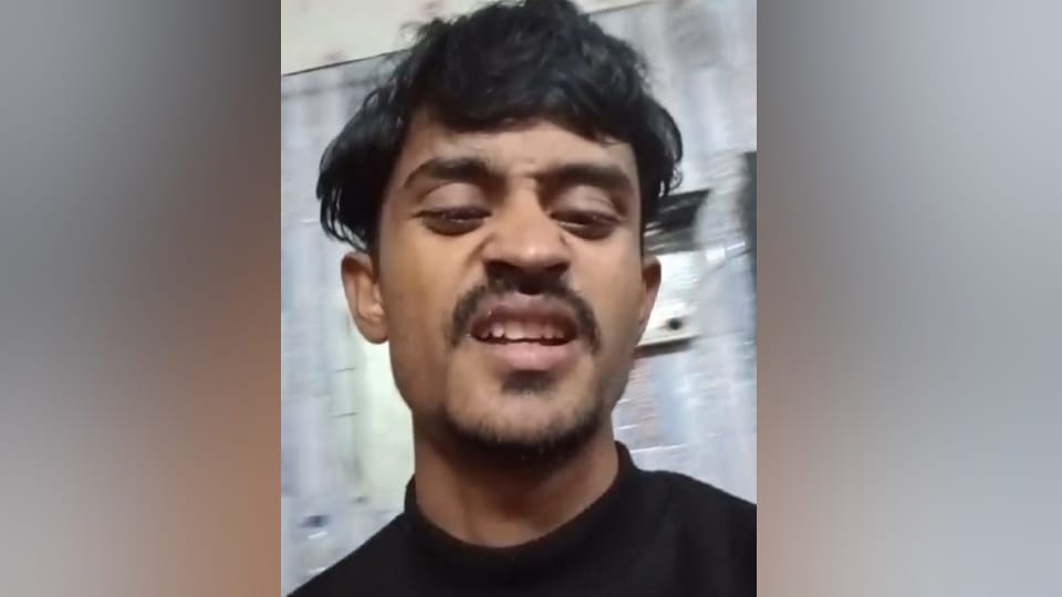 UP Crime News Man Kills Mother Four Sisters Murdered In Hotel Lucknow New Year 2025
