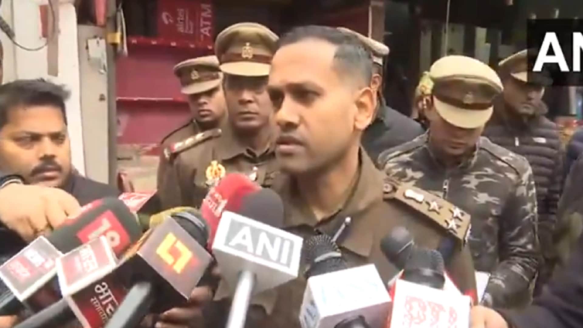Lucknow Murder Case Man Kills Mother Four Sisters In Hotel Recorded Video Murder Reasons Revealed