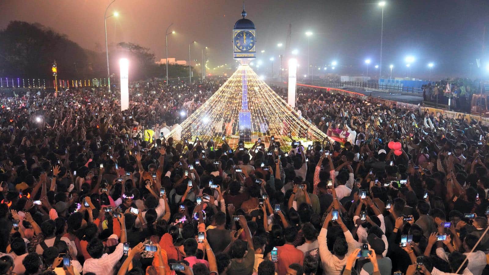 India Happy New Year 2025 Celebration photos kolkata amritsar jharkhand and other parts news in hindi