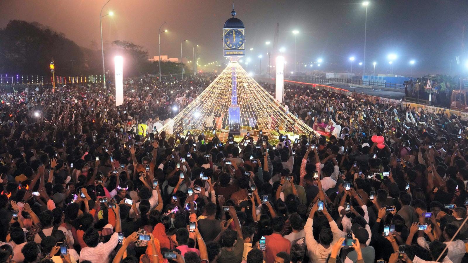 India Happy New Year 2025 Celebration photos kolkata amritsar jharkhand and other parts news in hindi