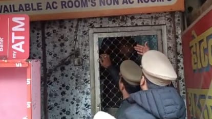 young man killed five members of family In Lucknow family was staying in a hotel