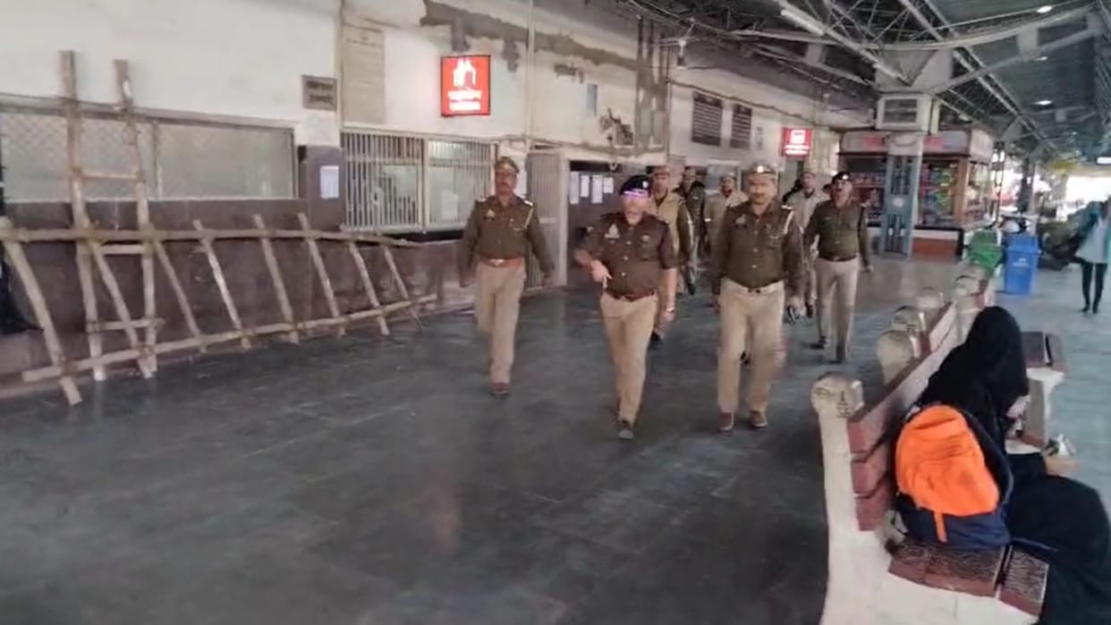 Railway SP inspects directs strict security arrangements for devotees