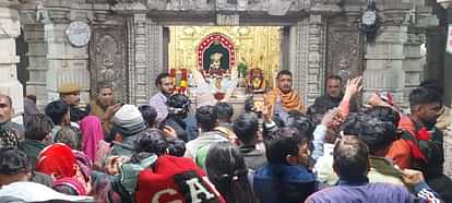 Chittorgarh: श्री सांवलियाजी मंदिर में लगा नए साल का मेला, करीब आठ लाख से ज्यादा श्रद्धालु पहुंचे दर्शन को New Year's fair organized at Shri Sanwaliyaji Temple