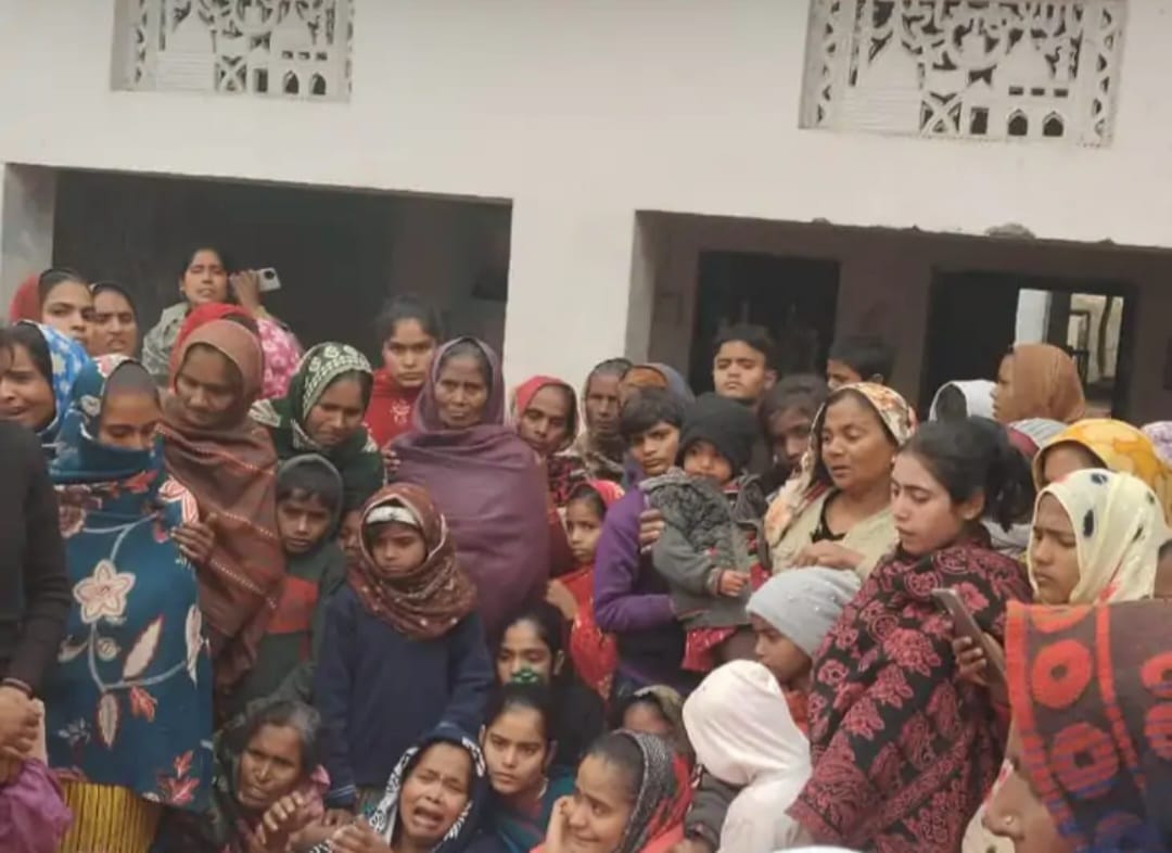 Two brothers died after drowning in a pond in sadarpur thana in Sitapur.