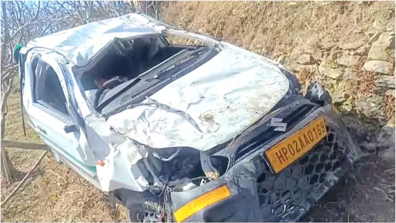 shimla road accident car fell into ditch in matiana theog himachal pradesh