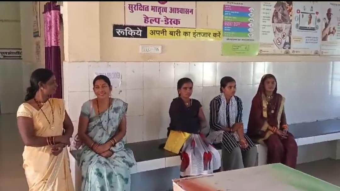 doctor remains absent from duty every day at the primary health center in Bhatapara