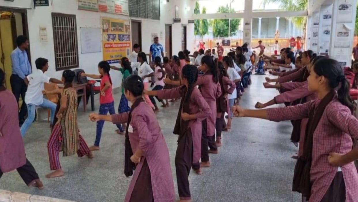 Bihar Children studying crematorium of Muzaffarpur are now learning self-defense techniques along with studies