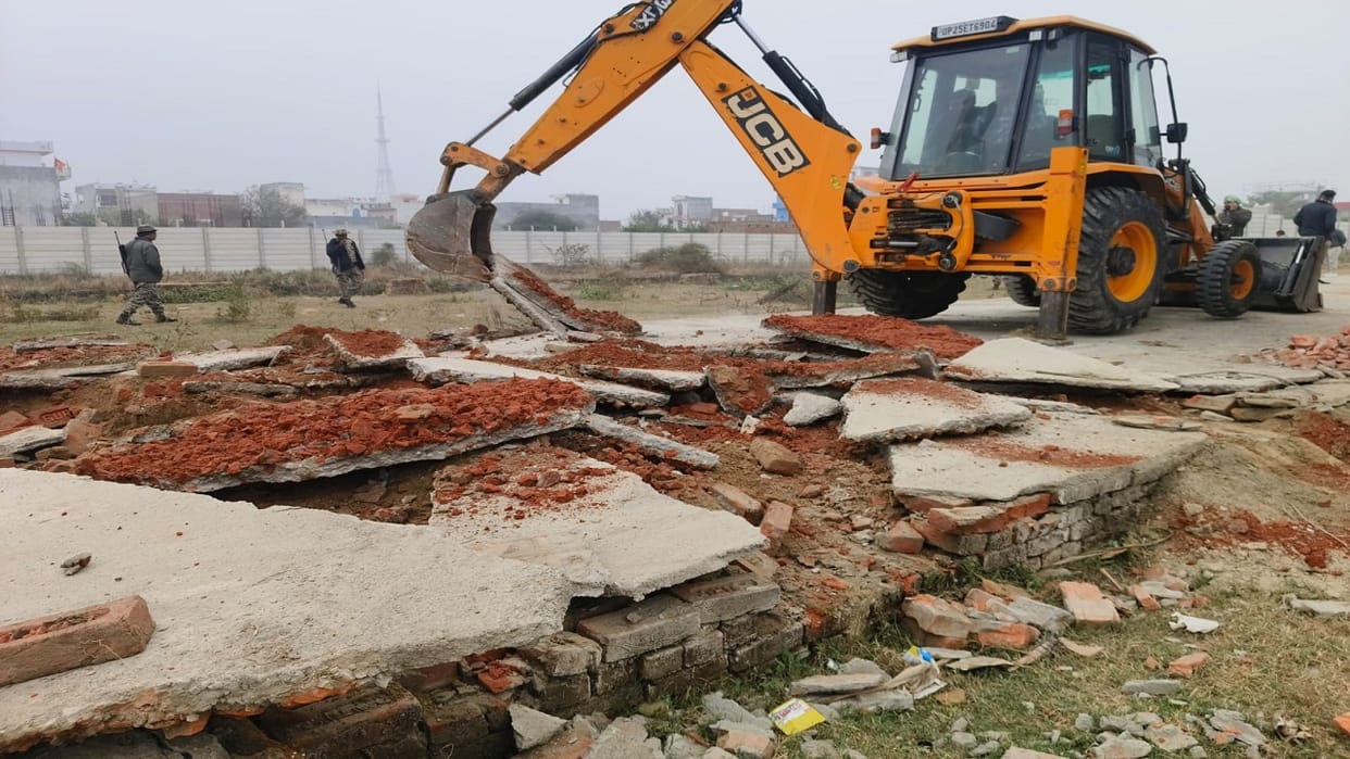 BDA bulldozer ran on seven illegal colonies in Bareilly