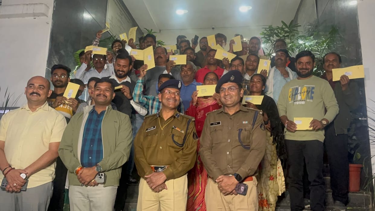 Raipur News: 300 lost mobiles recovered of 60 lakh rupees, Raipur police action