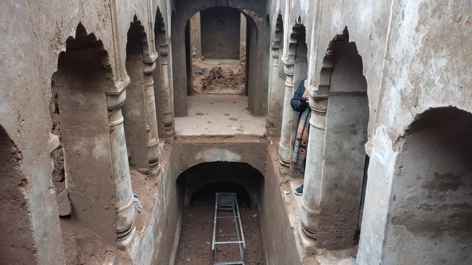 sambhal stepwell news gate of well was found broken on second floor of stepwell gas is not coming out now