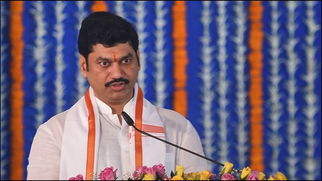 Dhananjay Munde: Chhagan Bhujbal said he resigned on moral grounds Manoj Jarange Demanded FIR