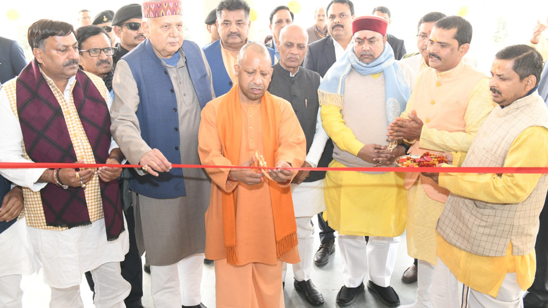 CM Yogi laid the foundation stone and inaugurated development projects worth Rs 1533 crore in Gorakhpur.