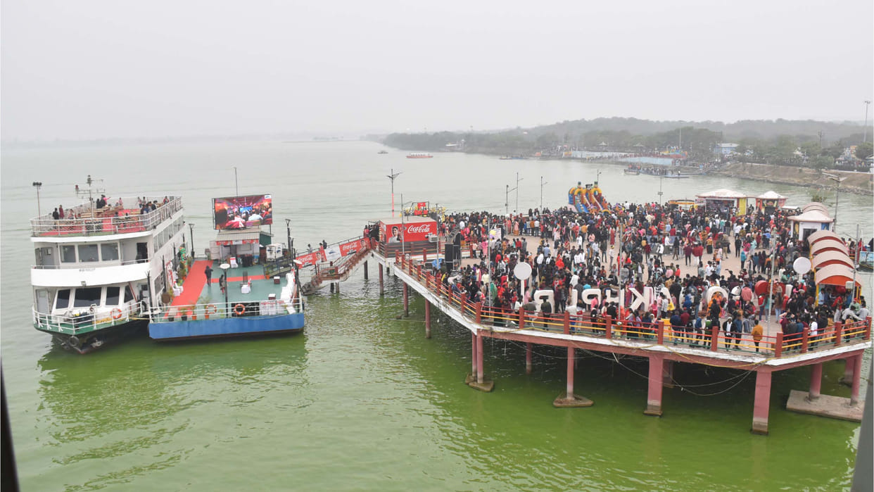 4 youths entered Gorakhpur Ramgarhtal Lake Queen by fraudulently obtaining free online pass - case registered