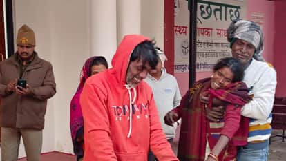 घटना के बाद रोते- बिलखते परिजन