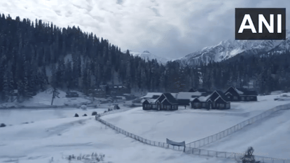 जम्मू कश्मीर में बर्फबारी