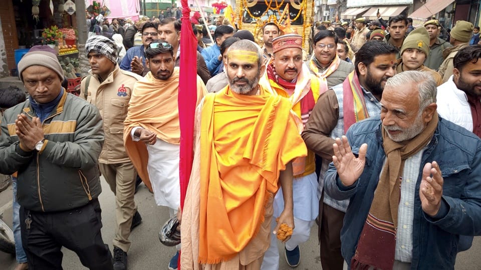 Swami Govindananda reached Khaggu Sarai and performed Aarti in the temple