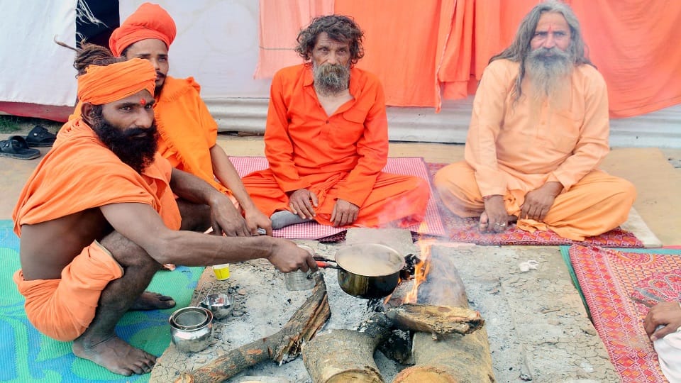 Maha Kumbh 2025 Russian Citizen Caught Illegally Staying in Pilgrim Camp Security Concerns Raised