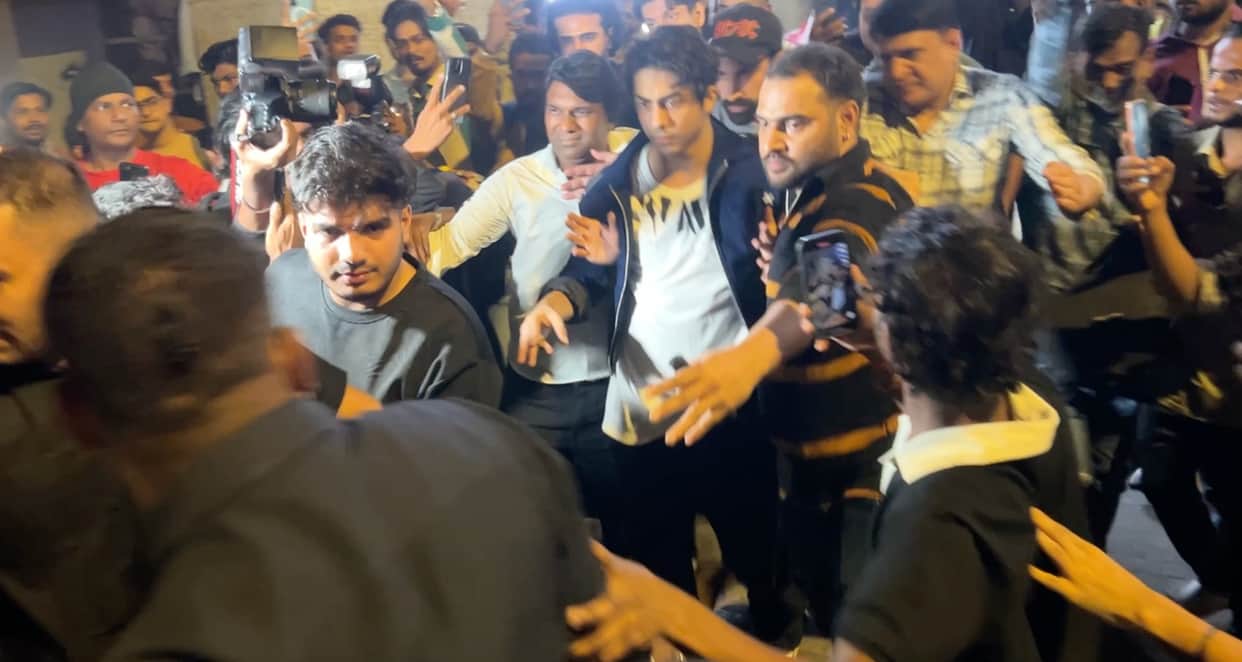 Shahrukh Khan Is Making A Pitch For His Whiskey Brand The Real Story Behind Viral Video