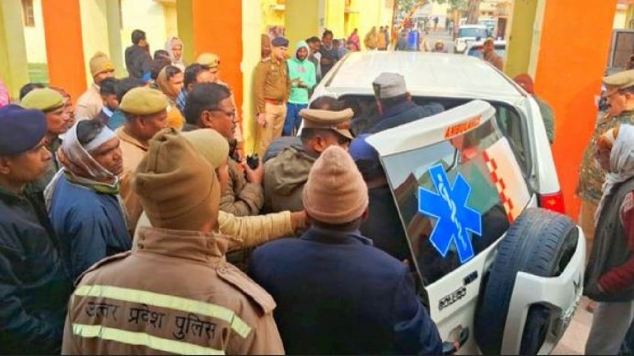 man set himself on fire at SSP office in Badaun