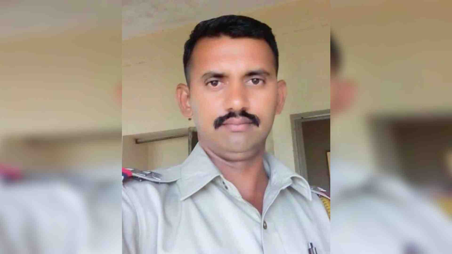 सब इंस्पेक्टर करणीदान का फाइल फोटो।