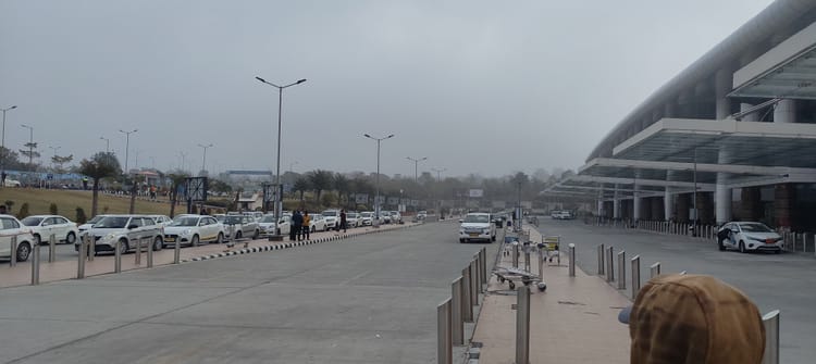 Jollygrant: एशिया के सबसे बड़े एयरपोर्ट से जुड़ेगा देहरादून एयरपोर्ट, एयर इंडिया एक्सप्रेस शुरू करेगा उड़ानें