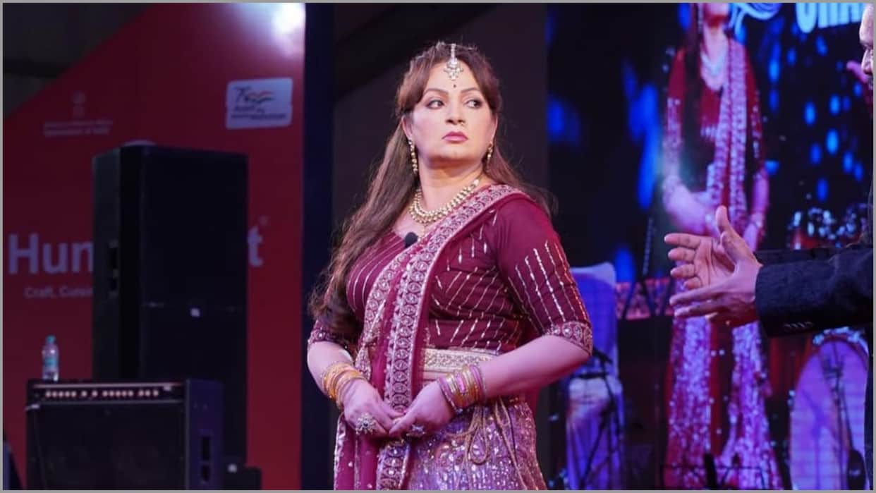 Upasana Singh revealed casting couch incident when south director invited her in hotel room cried for 7 days