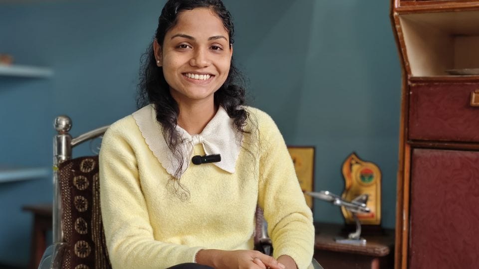 CM Sai talked to farmer's daughter Lieutenant Veena