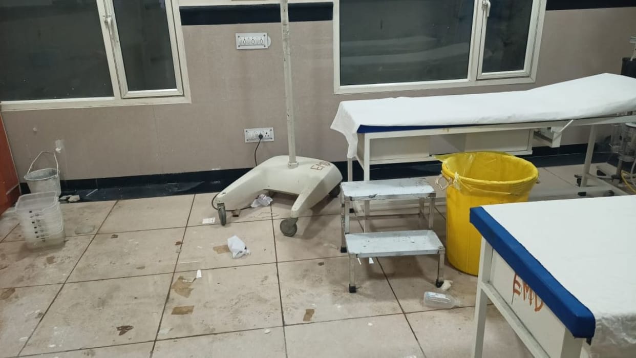 Shimla News Cleaning staff at IGMC stopped work patients had to be treated in dirty wards