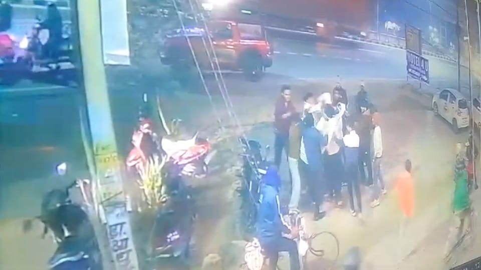 UP: B.Tech Panipuri girl and her brother were kicked and punched in Meerut, CCTV footage went viral