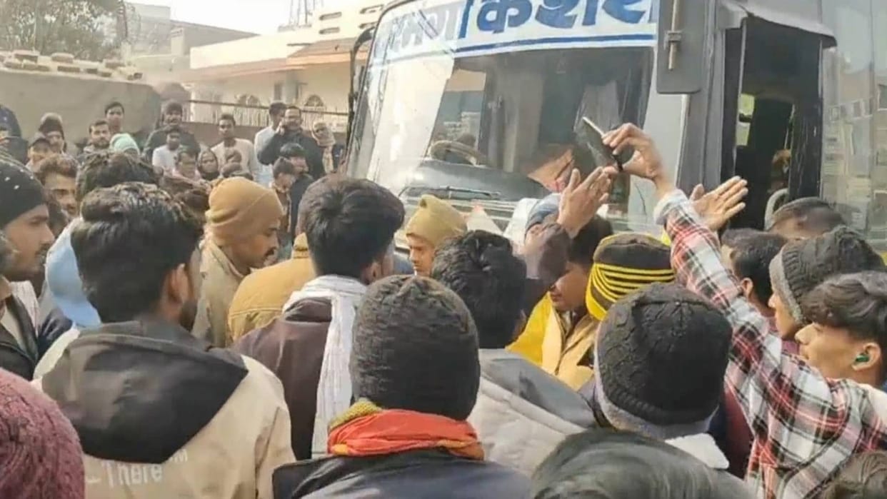 Bihar Vendor struggling between life and death after being hit by bus in Darbhanga protest removal bus stop